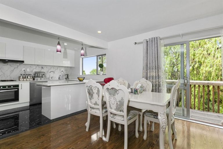 Photo of property in 77a Royal Road, Massey, Auckland, 0614