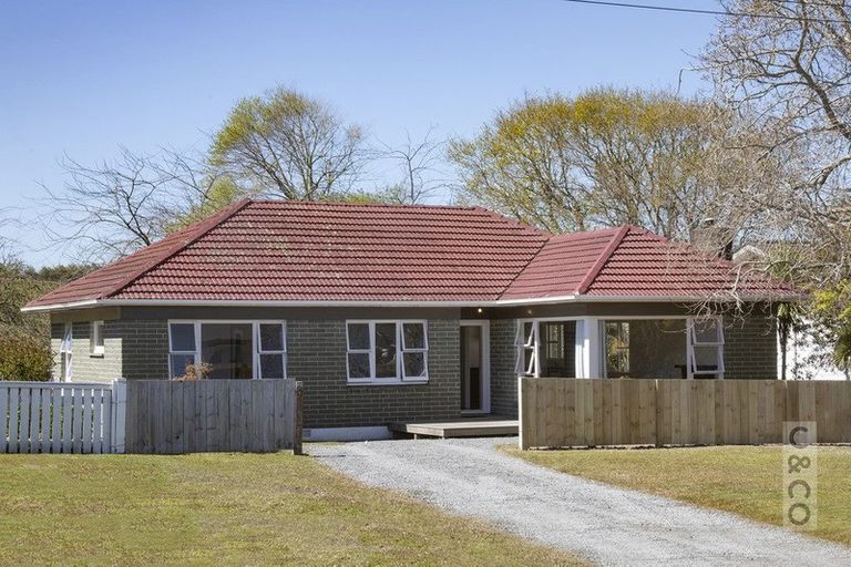 Photo of property in 30 Riverhead Road, Kumeu, 0810