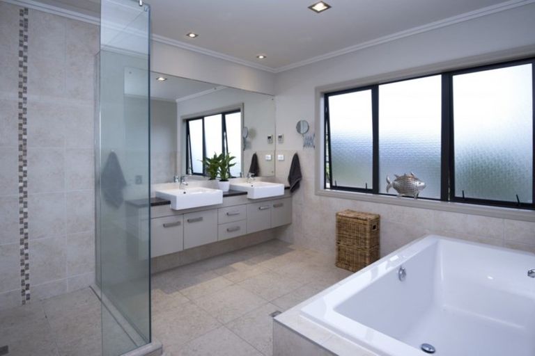 Photo of property in 110 Cyril French Drive, Flat Bush, Auckland, 2016