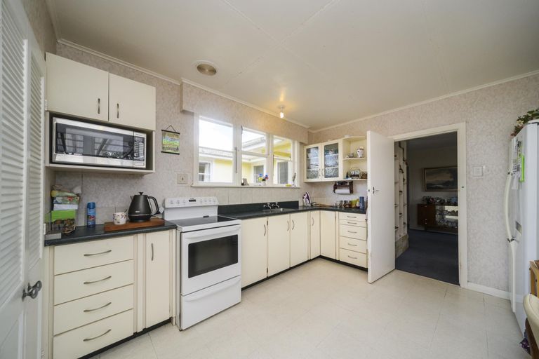 Photo of property in 37 Waterloo Crescent, Hokowhitu, Palmerston North, 4410