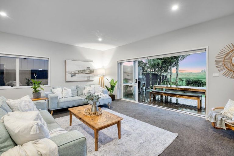 Photo of property in 36 Selliera Place, Papamoa Beach, Papamoa, 3118