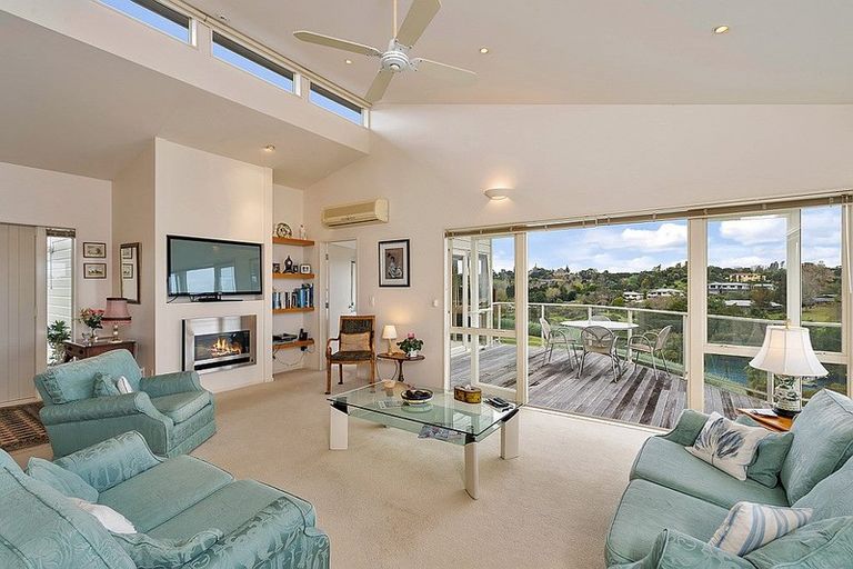 Photo of property in 54 Riverview Road, Kerikeri, 0230