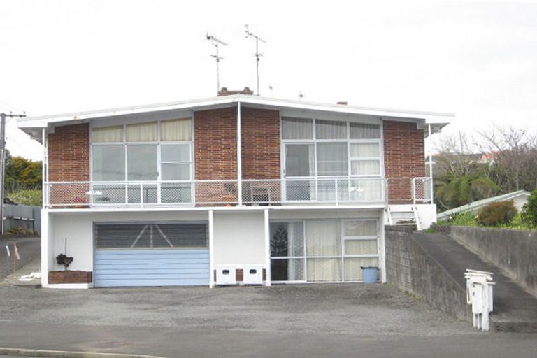 Photo of property in 37c Breakwater Road, Moturoa, New Plymouth, 4310