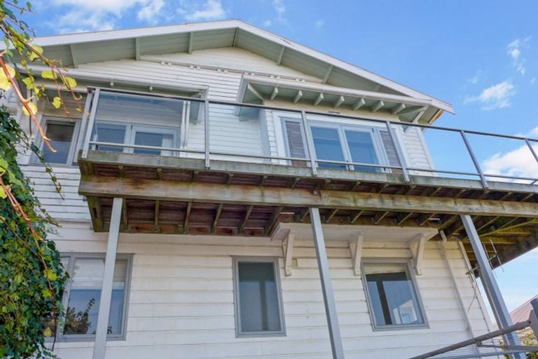 Photo of property in 16 Lighthouse Road, Bluff Hill, Napier, 4110