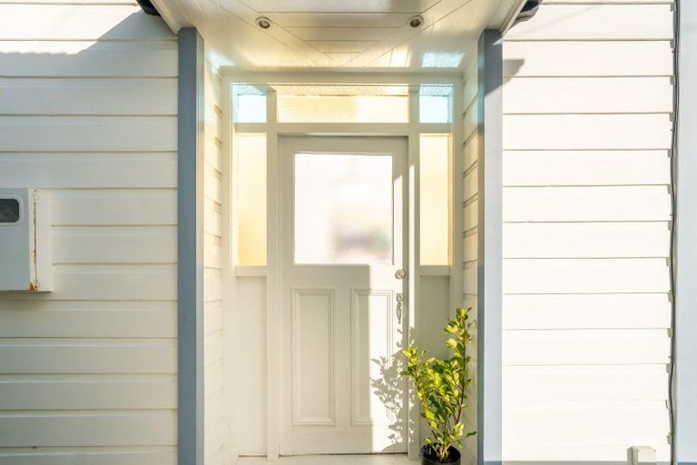 Photo of property in 9 Royal Street, Berhampore, Wellington, 6023