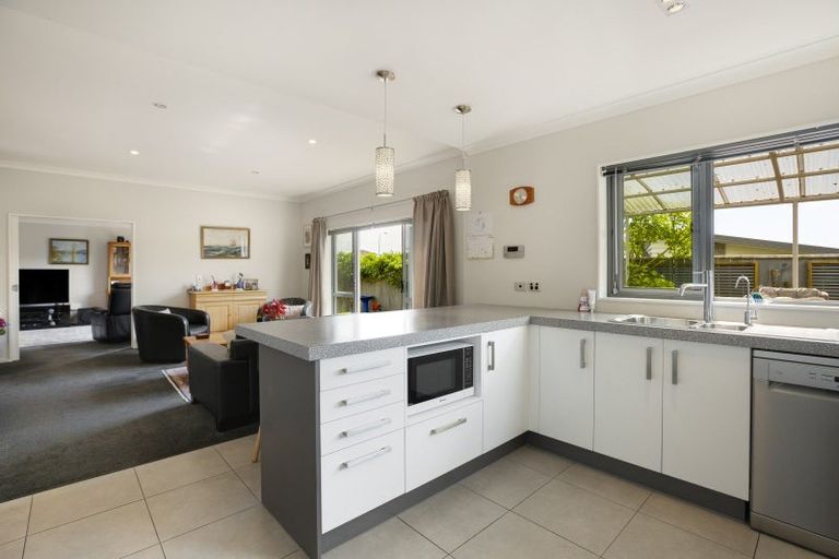 Photo of property in 3 Caterer Lane, Paraparaumu, 5032
