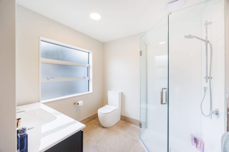 Photo of property in 2 Chestnut Close, Kelvin Grove, Palmerston North, 4414