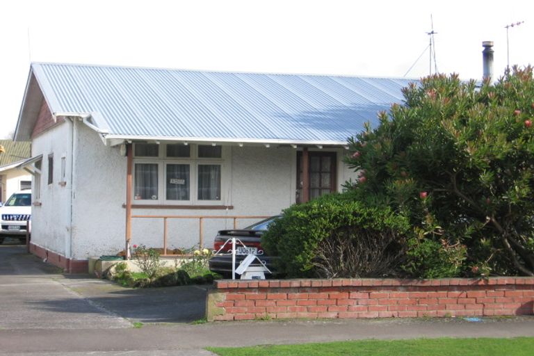 Photo of property in 15 Karaka Street, Hokowhitu, Palmerston North, 4410