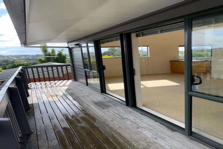 Photo of property in 6/76 Target Road, Totara Vale, Auckland, 0629