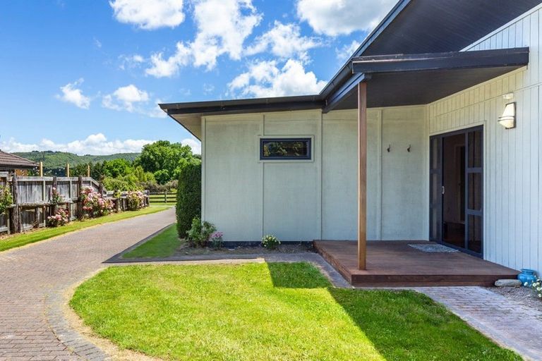 Photo of property in 108 Kinloch Road, Kinloch, Taupo, 3377