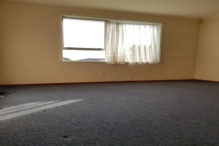 Photo of property in 18 Tomintoul Place, Highland Park, Auckland, 2010