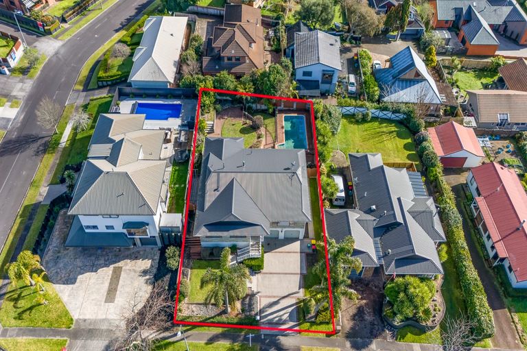 Photo of property in 21 Madill Road, St Andrews, Hamilton, 3200