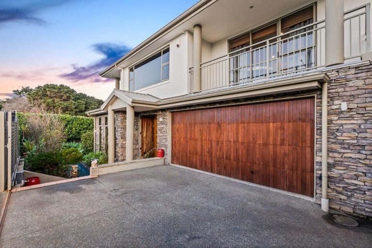 Photo of property in 67 Harbour View Road, Te Atatu Peninsula, Auckland, 0610