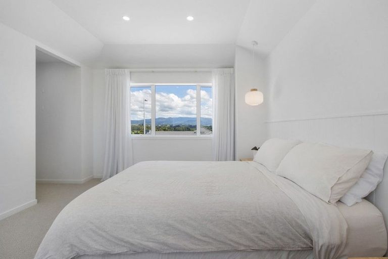 Photo of property in 2 Goldstone Place, Omokoroa, 3114