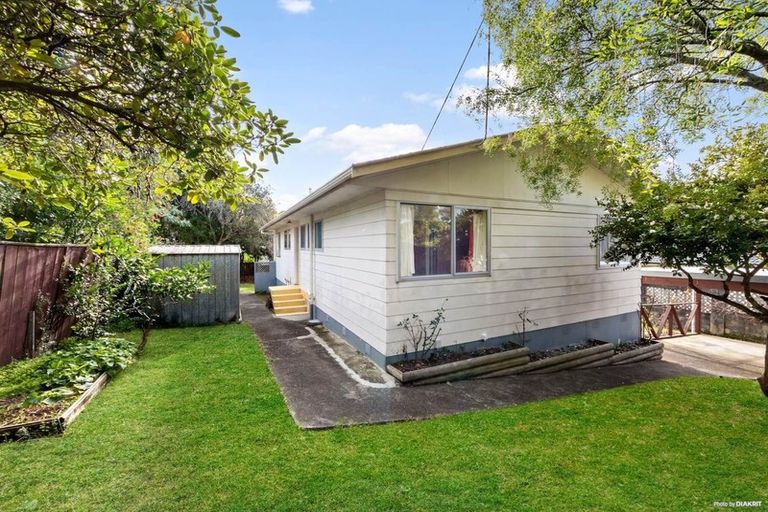 Photo of property in 5 Arde Place, Massey, Auckland, 0614