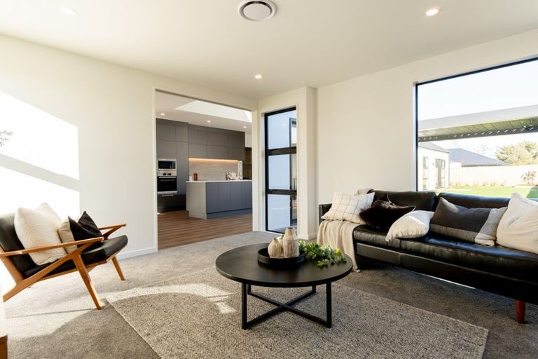 Photo of property in 6 Cam Mill Place, Rangiora, 7400