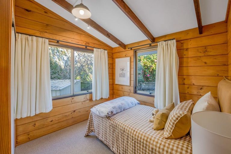 Photo of property in 3 Veale Road, Frankleigh Park, New Plymouth, 4310