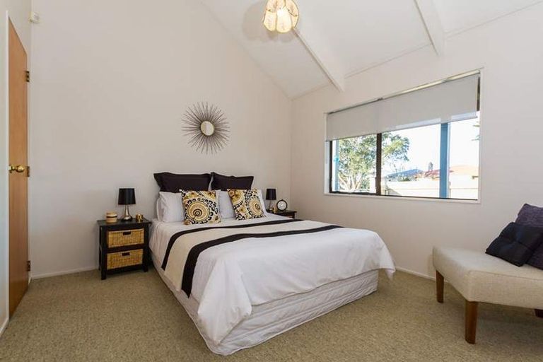 Photo of property in 81 Astley Avenue, New Lynn, Auckland, 0600