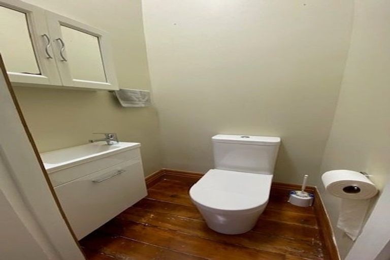 Photo of property in 104 Tinakori Road, Thorndon, Wellington, 6011