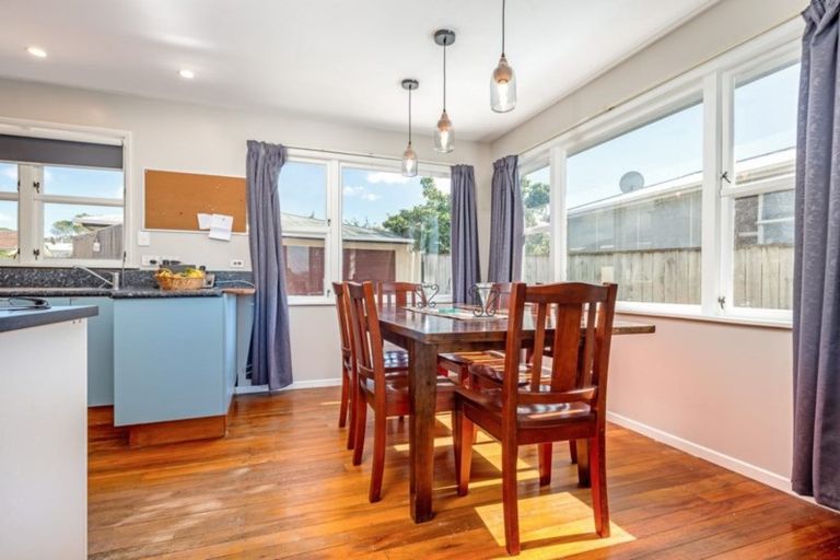 Photo of property in 28 Mcclure Street, Feilding, 4702