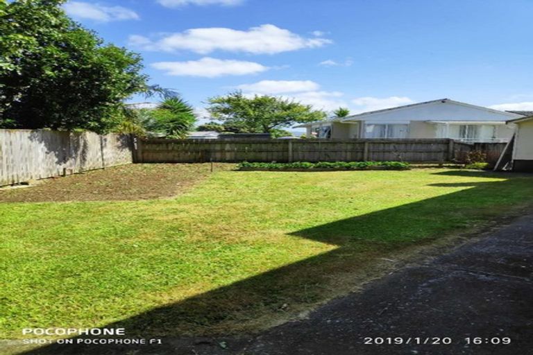 Photo of property in 8 Sturges Road, Henderson, Auckland, 0610