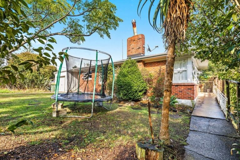 Photo of property in 39 Makiri Street, Helensville, 0800