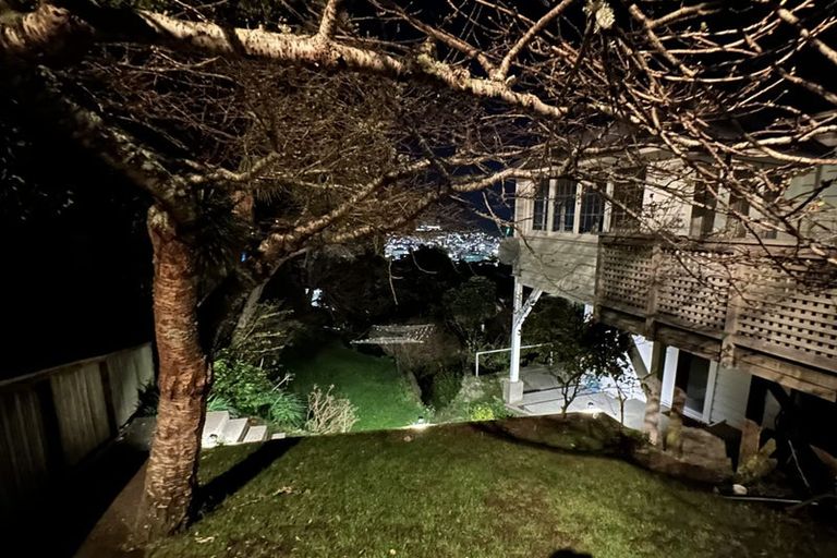 Photo of property in 23 Rawhiti Terrace, Kelburn, Wellington, 6012