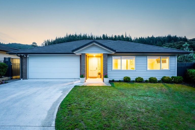 Photo of property in 29 Somerby Mews, Silverstream, Upper Hutt, 5019