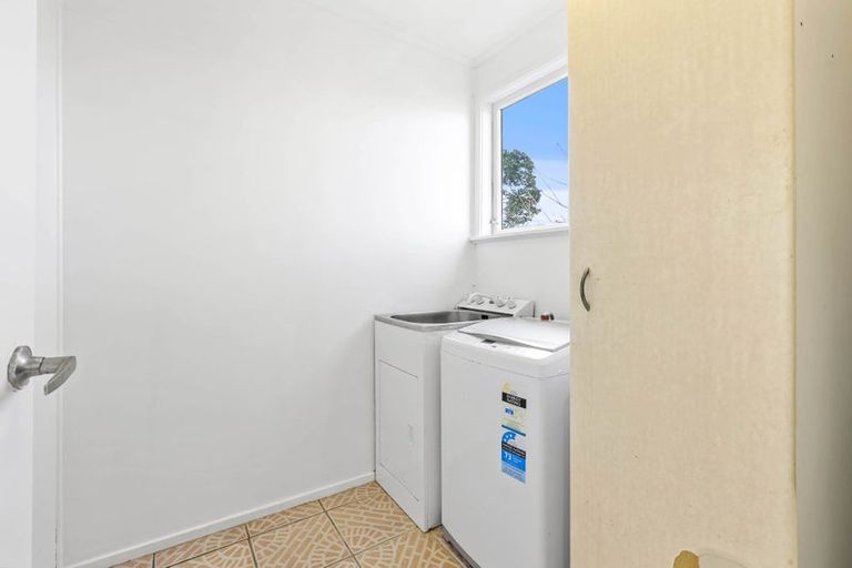 Photo of property in 10 La Trobe Street, Pakuranga Heights, Auckland, 2010