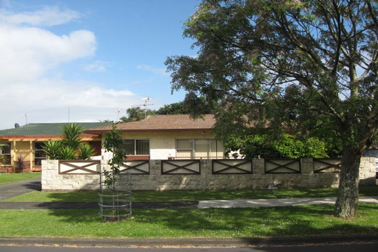 Photo of property in 1/3 Beaumaris Way, Conifer Grove, Takanini, 2112