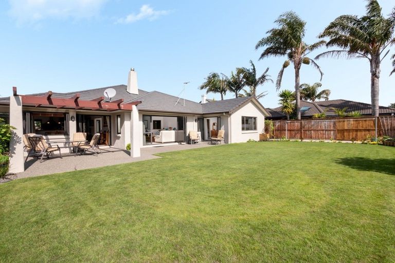 Photo of property in 28 Aranui Drive, Papamoa Beach, Papamoa, 3118
