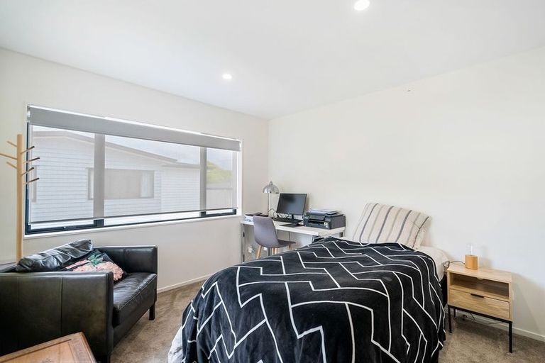Photo of property in 66c Donovan Avenue, Massey, Auckland, 0614