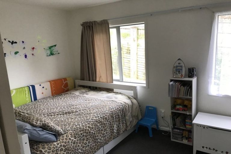 Photo of property in 3/11 Pannill Place, Oteha, Auckland, 0632