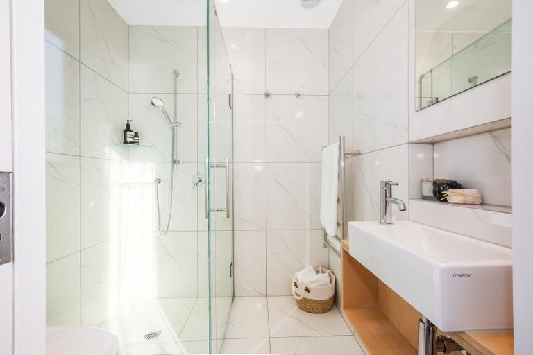 Photo of property in 10 Ihakara Arthur Lane, Aotea, Porirua, 5024