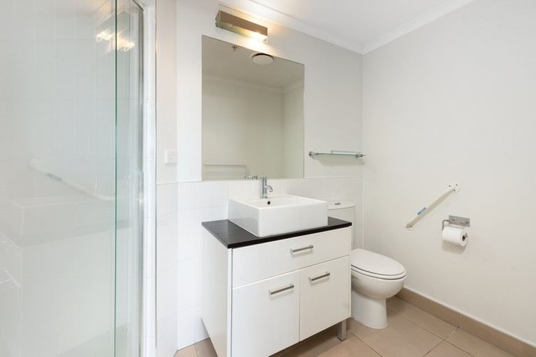Photo of property in Algarve Apartments, 204/332 Maunganui Road, Mount Maunganui, 3116
