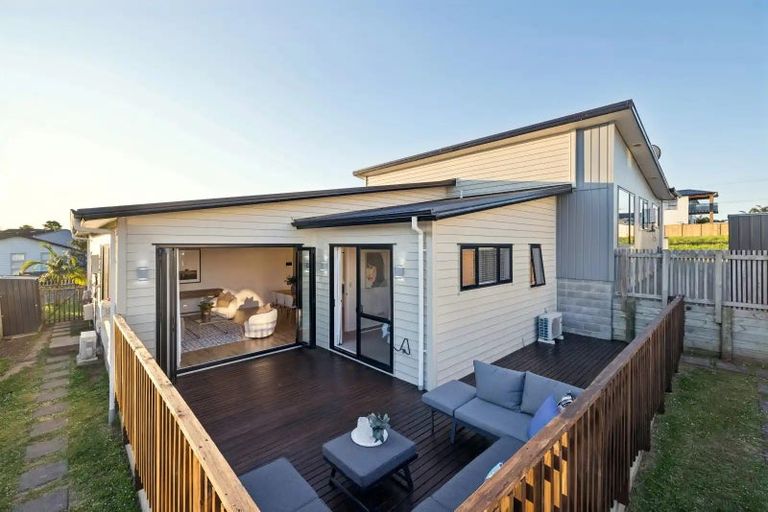 Photo of property in 5 Byron Drury Way, Riverhead, 0820