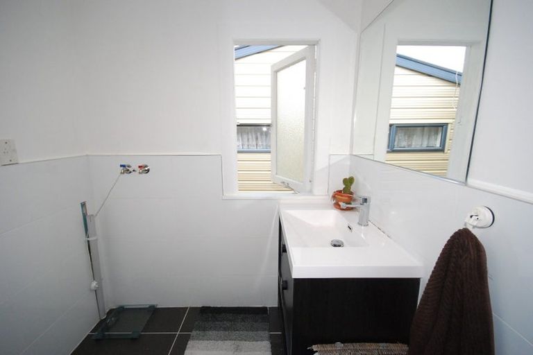 Photo of property in 1/5 Hillside Road, Mount Wellington, Auckland, 1062