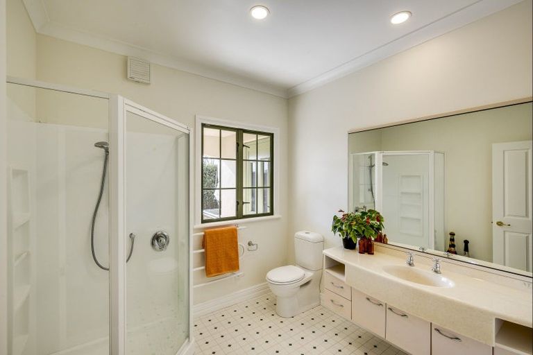 Photo of property in 6 Fulford Place, Havelock North, 4130