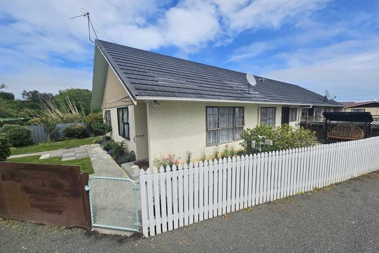 Photo of property in 17c York Street, Gonville, Whanganui, 4501