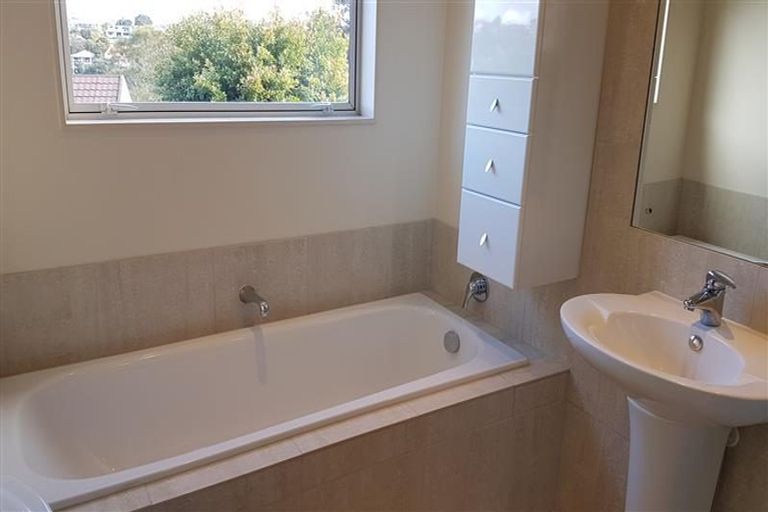 Photo of property in 7b Cliff Road, Torbay, Auckland, 0630