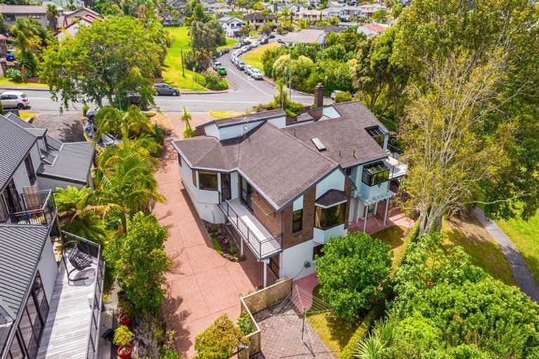 Photo of property in 5 Clearwater Cove, West Harbour, Auckland, 0618