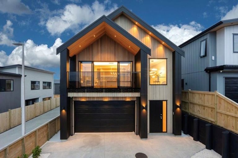 Photo of property in 49 Kumukumu Road, Long Bay, Auckland, 0630