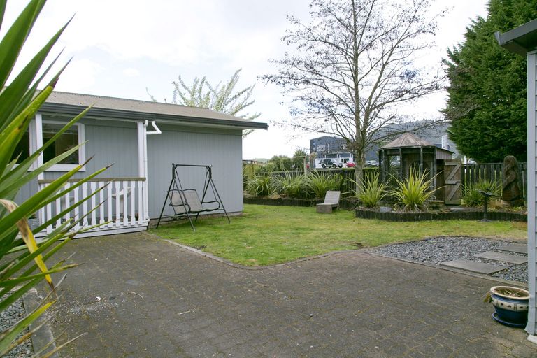 Photo of property in 28 Invergarry Road, Hilltop, Taupo, 3330