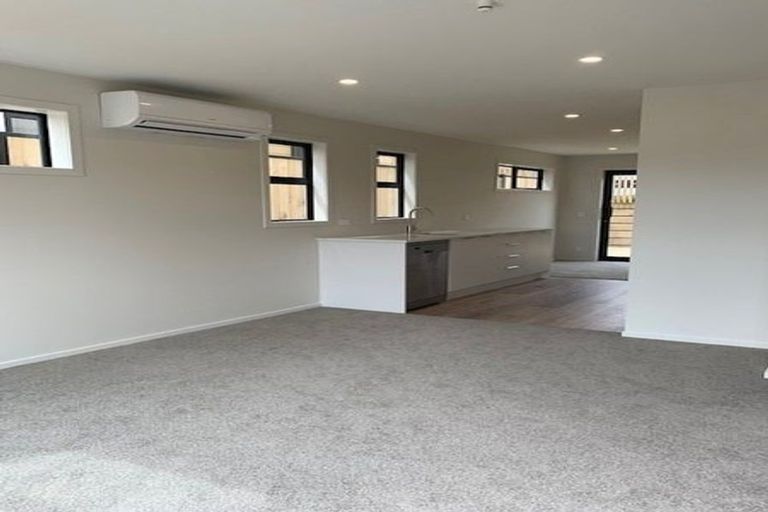 Photo of property in 9/370 Stokes Valley Road, Stokes Valley, Lower Hutt, 5019