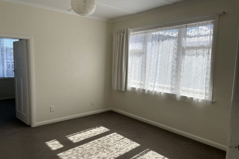 Photo of property in 55 Endeavour Street, Lyall Bay, Wellington, 6022