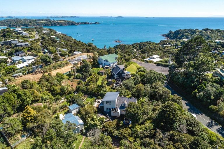 Photo of property in 88 Queens Drive, Oneroa, Waiheke Island, 1081