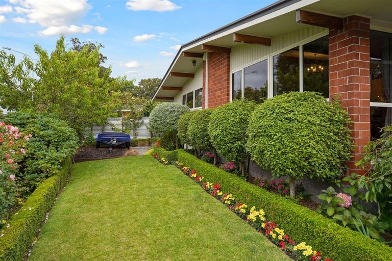 Photo of property in 47 Glenharrow Avenue, Avonhead, Christchurch, 8042