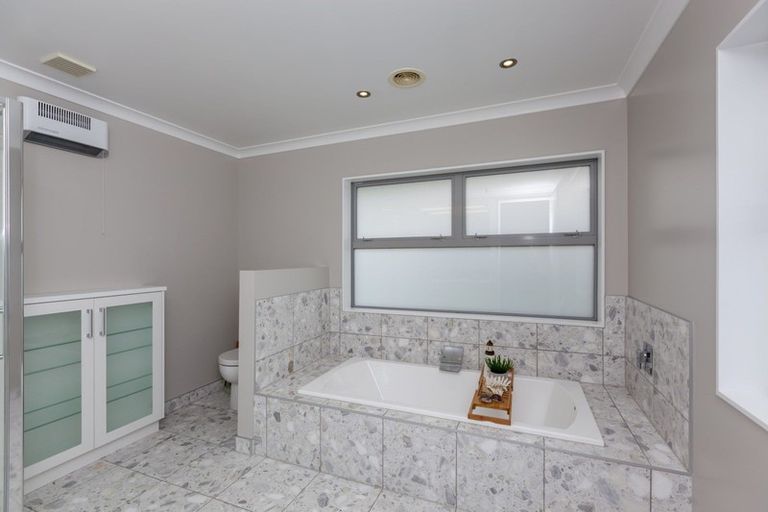 Photo of property in 9 Otupoa Way, Paraparaumu, 5032