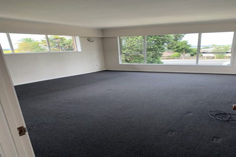 Photo of property in 4206 Great North Road, Glendene, Auckland, 0602