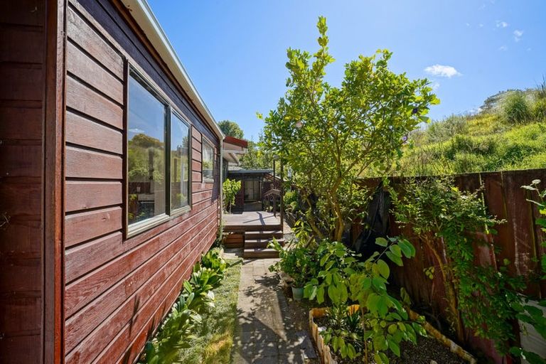 Photo of property in 1/76 Chilcott Road, Henderson, Auckland, 0612